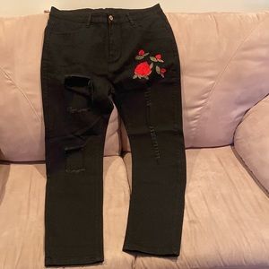 Black Floral Embroidery Ripped Jeans